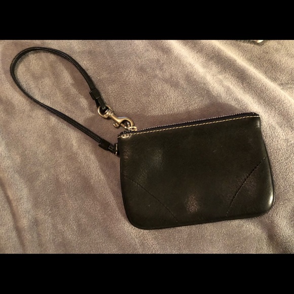 🌹Plain classic black leather wristlet from Coach - Picture 1 of 7